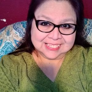 Meet your Posher, Connie